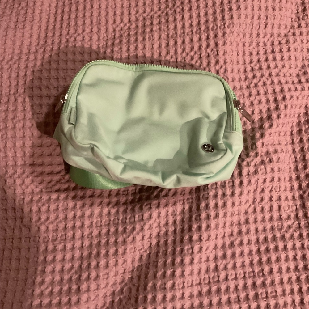 Lululemon Mint/lime Green Belt Bag